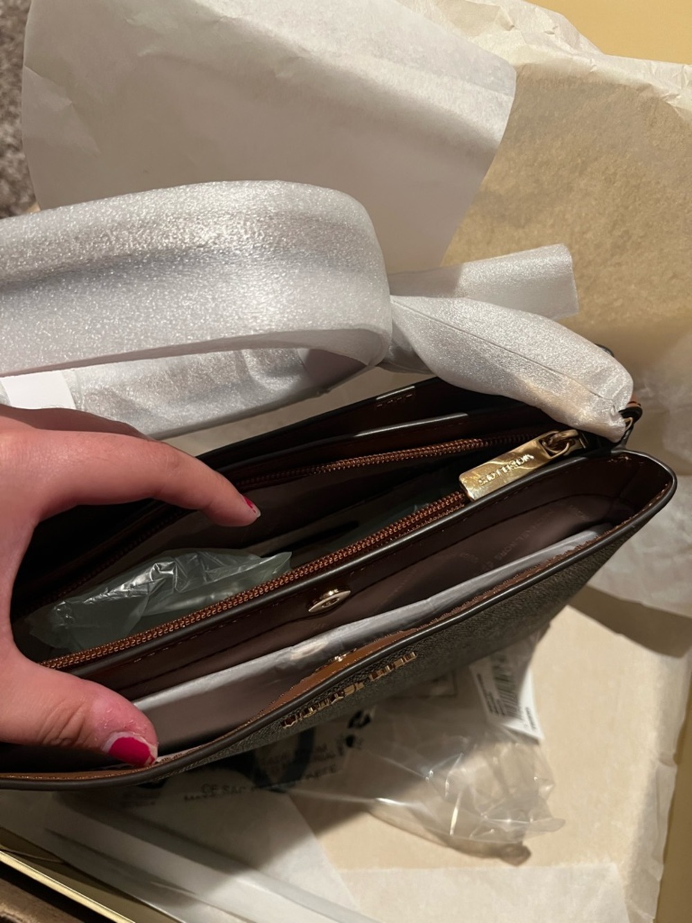 Michael Kors Brown Logo Shoulder Bag with Gold Logo - Picture 6 of 6
